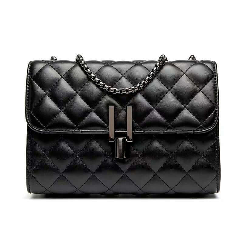 Trendy women's messenger handbag in black quilted leather with chain strap, perfect for stylish outings.
